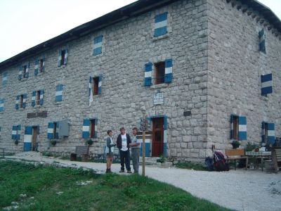 Drago Lipič Antelao 23.-25.06.2008
Antelao je drugi najvišji vrh Dolomitov, po obliki nekje med našima Jalovcem in Grintavcem.
