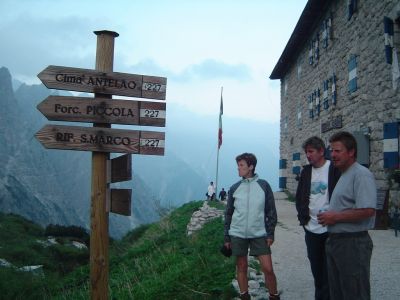 Drago Lipič Antelao 23.-25.06.2008
Antelao je drugi najvišji vrh Dolomitov, po obliki nekje med našima Jalovcem in Grintavcem.
