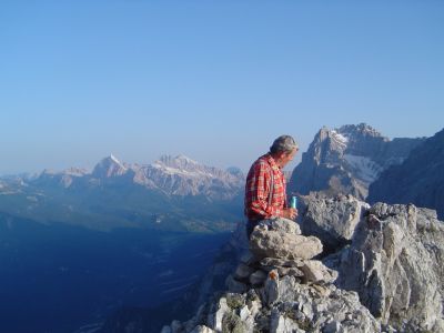 Drago Lipič Antelao 23.-25.06.2008
Antelao je drugi najvišji vrh Dolomitov, po obliki nekje med našima Jalovcem in Grintavcem.
